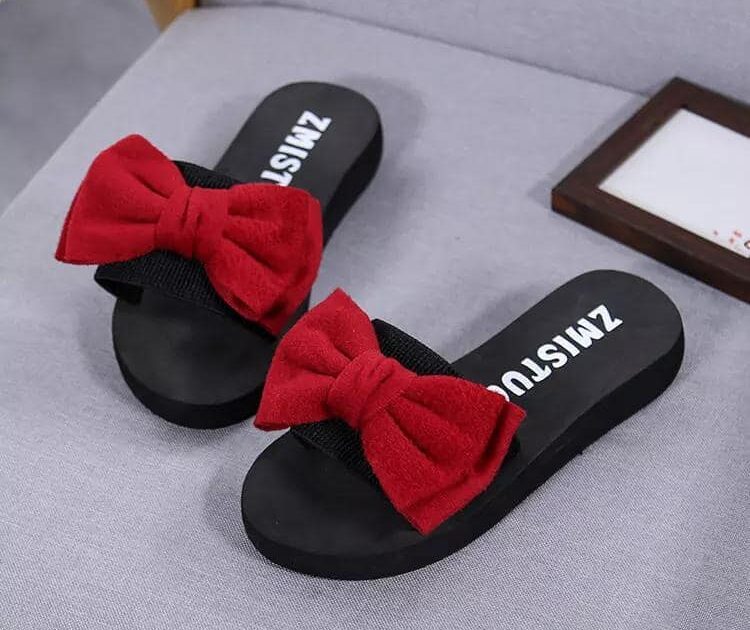 Eid Par Style Aur Comfort Ka Perfect Izhar – Casual Slippers Ki Zabardast Sale Ka Faida Uthayein!