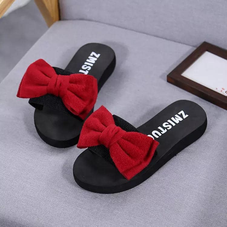 Eid Par Style Aur Comfort Ka Perfect Izhar – Casual Slippers Ki Zabardast Sale Ka Faida Uthayein!